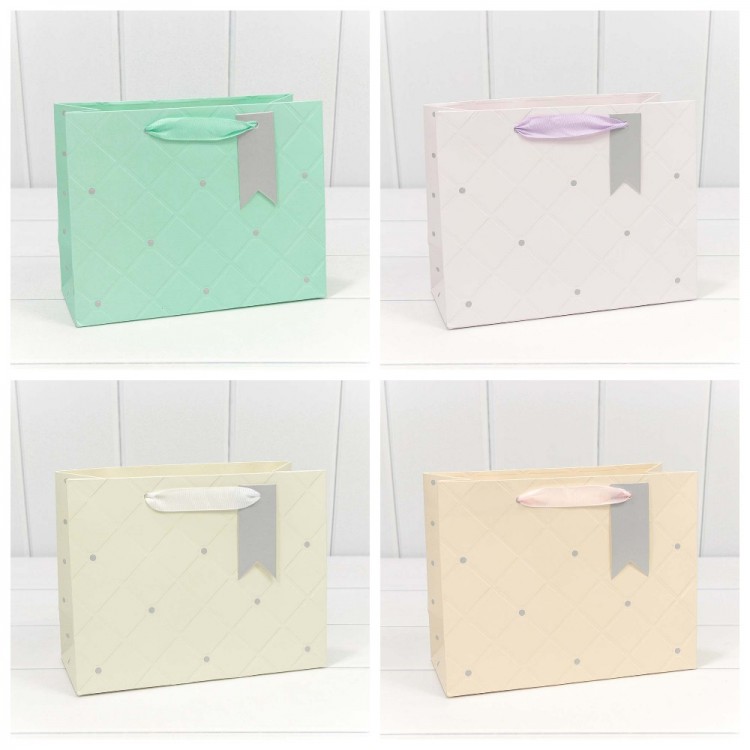 Пакет подарочный "Эксклюзив" (микс) 23*18*10 230г 1/20 1/360 Арт: 000152EA